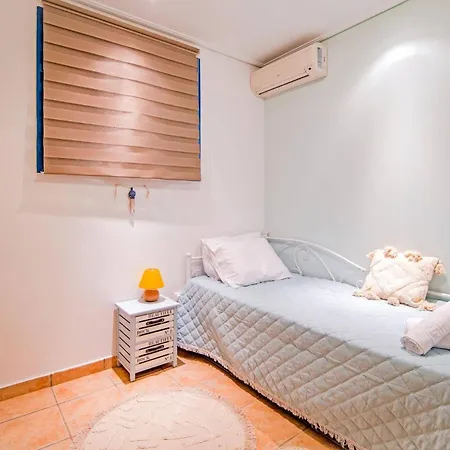 Luisa Corfu By * Μπαρμπάτι